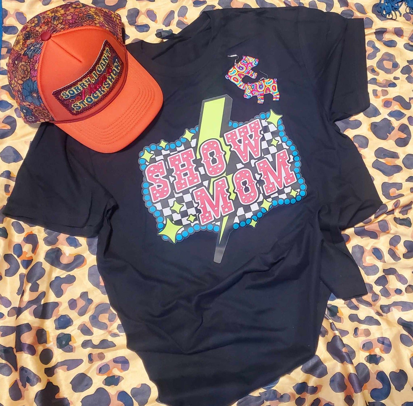 Show Mom Tee